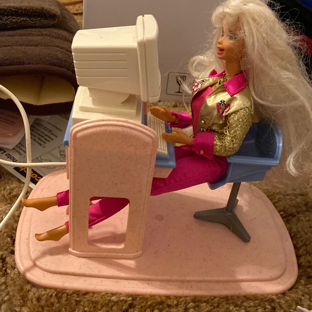 EUC VINTAGE TALK WITH ME BARBIE
